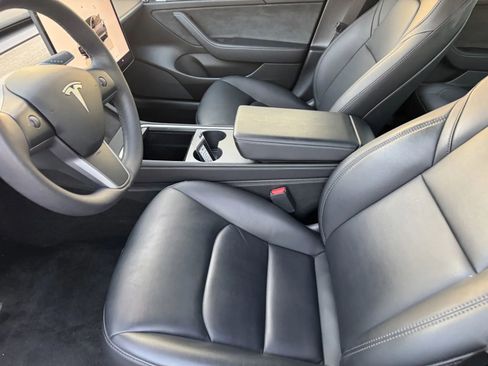 Used 2023 Tesla Model 3 Standard Range image 10