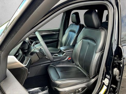 Used 2024 Jeep Grand Cherokee Limited image 26