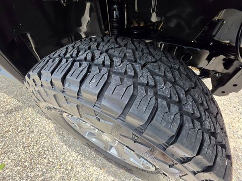 Used 2017 Jeep Wrangler Unlimited Rubicon w/ Connectivity Group AWD/4WD image 25