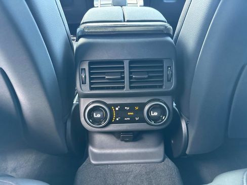 New 2026 Land Rover Range Rover Velar Dynamic SE image 17