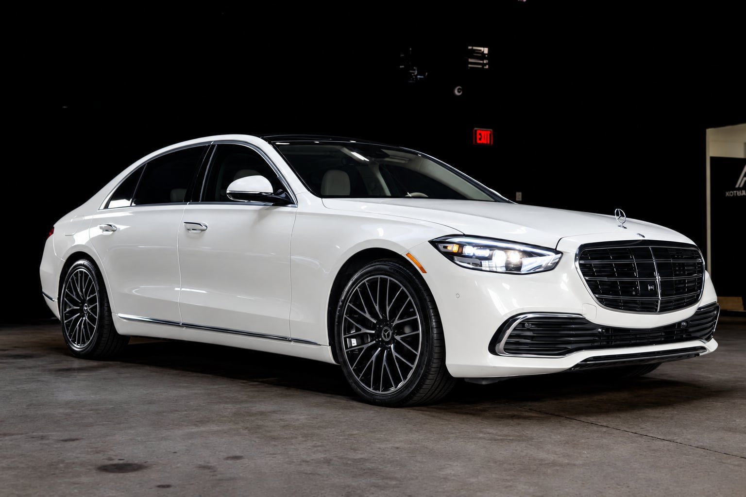Used 2022 Mercedes-Benz S 580 4MATIC Sedan image 3