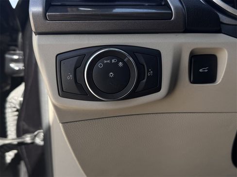 Used 2020 Ford Fusion SEL image 23