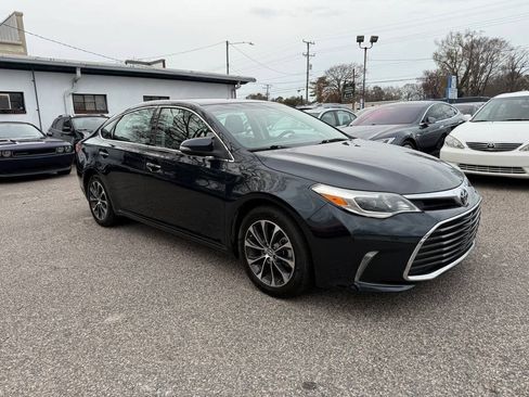 Used 2016 Toyota Avalon XLE FWD image 3