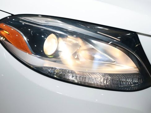 Used 2018 Mercedes-Benz GLE 350 w/ Premium 1 Package image 33