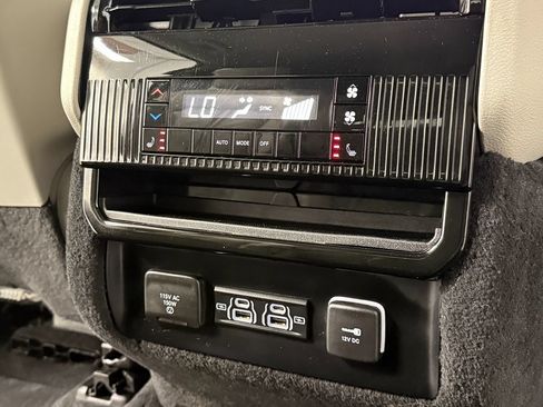 Used 2022 Jeep Wagoneer Series II w/ Convenience Group I AWD/4WD image 37