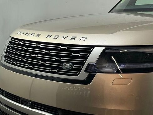 New 2026 Land Rover Range Rover SE image 12