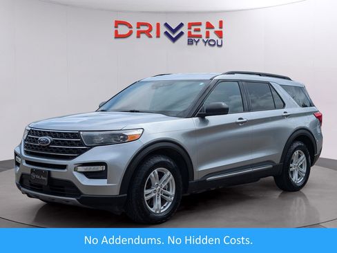 Used 2020 Ford Explorer XLT w/ Equipment Group 202A RWD image 1