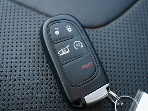 Used 2019 Jeep Cherokee Limited w/ Trailer Tow Group image 32