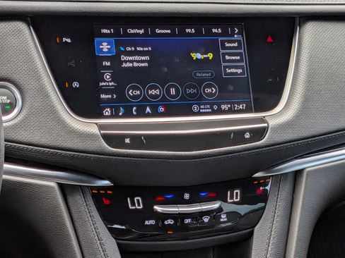 Certified 2024 Cadillac XT5 Premium Luxury FWD image 19