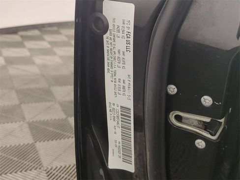 Used 2015 Dodge Dart SXT image 30