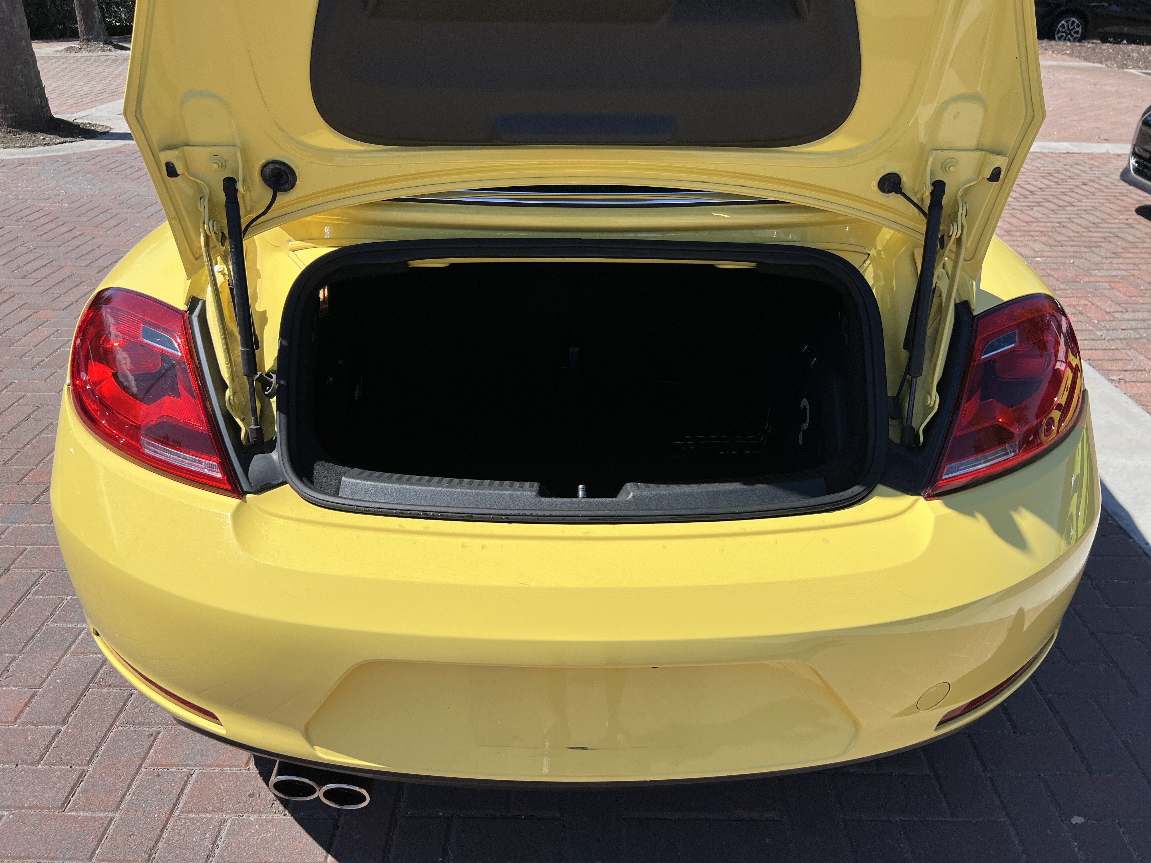 Used 2013 Volkswagen Beetle 2.5 FWD image 30