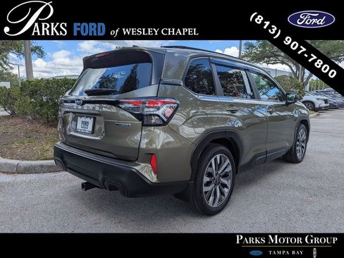 Used 2025 Subaru Forester Touring AWD/4WD image 4
