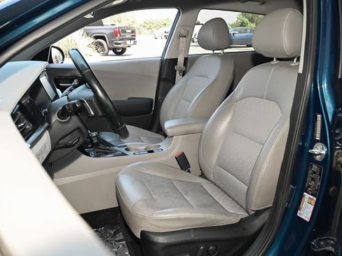 Used 2022 Kia Niro EX FWD image 18