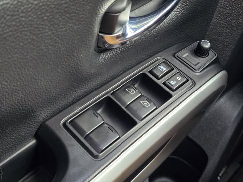 Used 2019 Nissan Titan PRO-4X w/ Pro-4x Convenience Package image 23