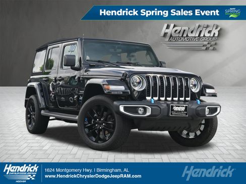 Used 2023 Jeep Wrangler Unlimited Sahara w/ Cold Weather Group AWD/4WD image 1