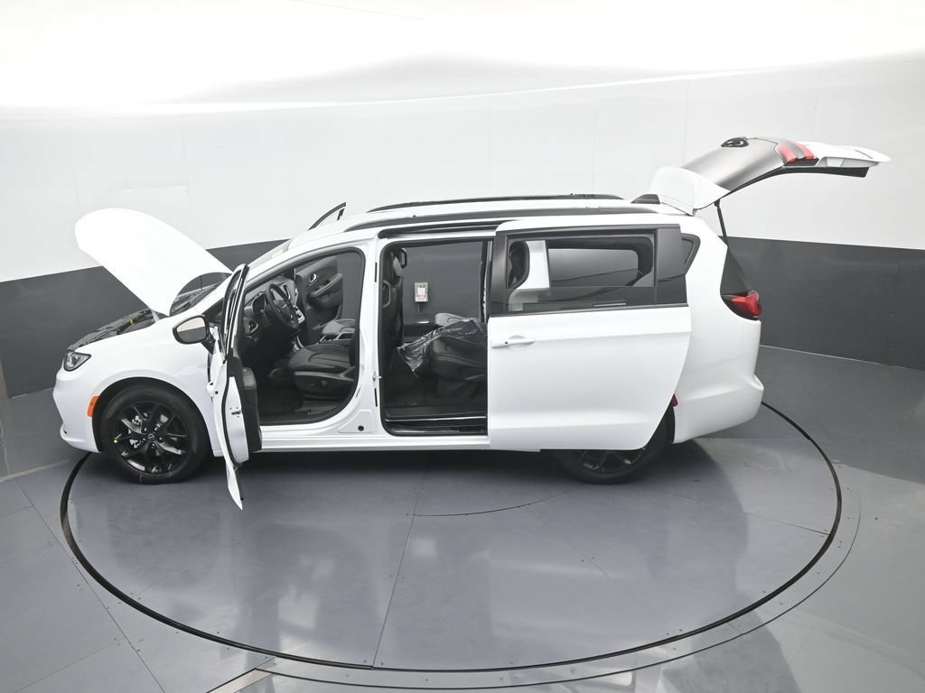 New 2026 Chrysler Pacifica Select w/ S Appearance Package FWD image 64