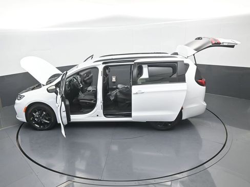 New 2026 Chrysler Pacifica Select image 64