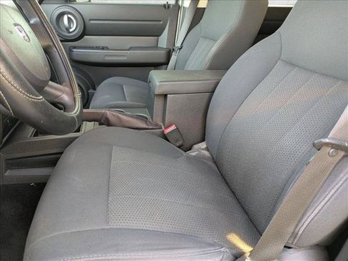 Used 2011 Dodge Nitro Heat RWD image 11