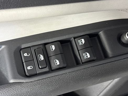 Certified 2025 Jeep Compass Limited AWD/4WD image 33