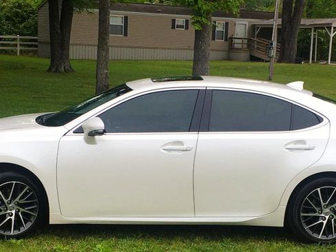 Used 2016 Lexus ES 350 w/ Luxury Package w/Wood Trim FWD image 3