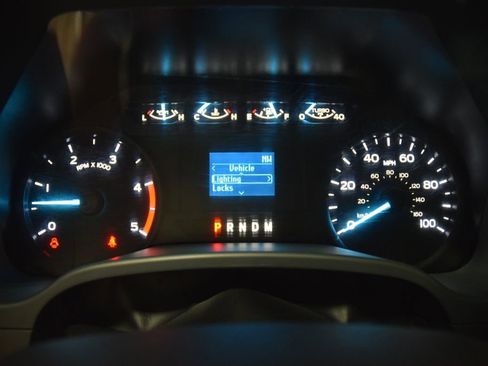 Used 2022 Ford F550 4x4 Crew Cab Super Duty w/ Power Equipment Group image 37