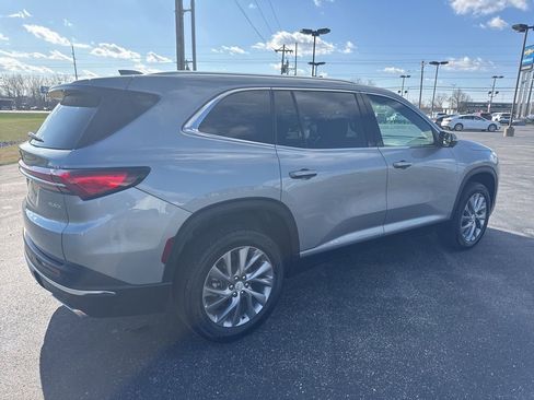 Used 2025 Buick Enclave Preferred image 17