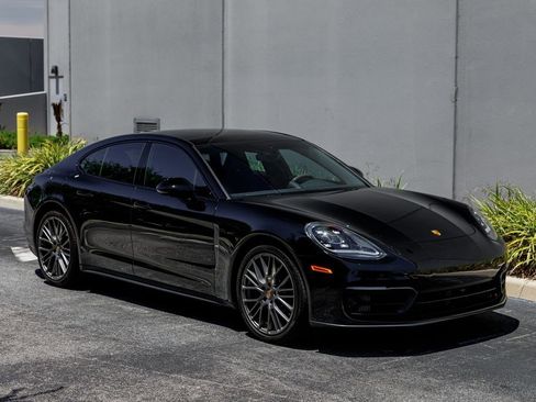 Used 2023 Porsche Panamera Platinum Edition RWD image 7