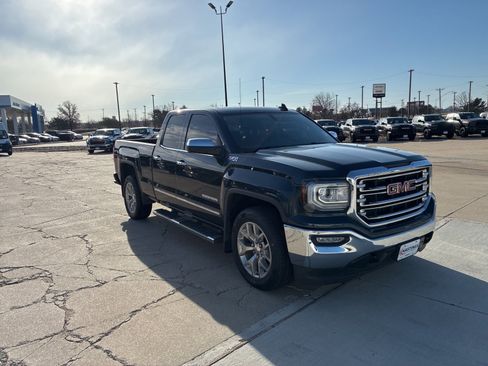 Used 2018 GMC Sierra 1500 SLT w/ SLT Premium Package image 8