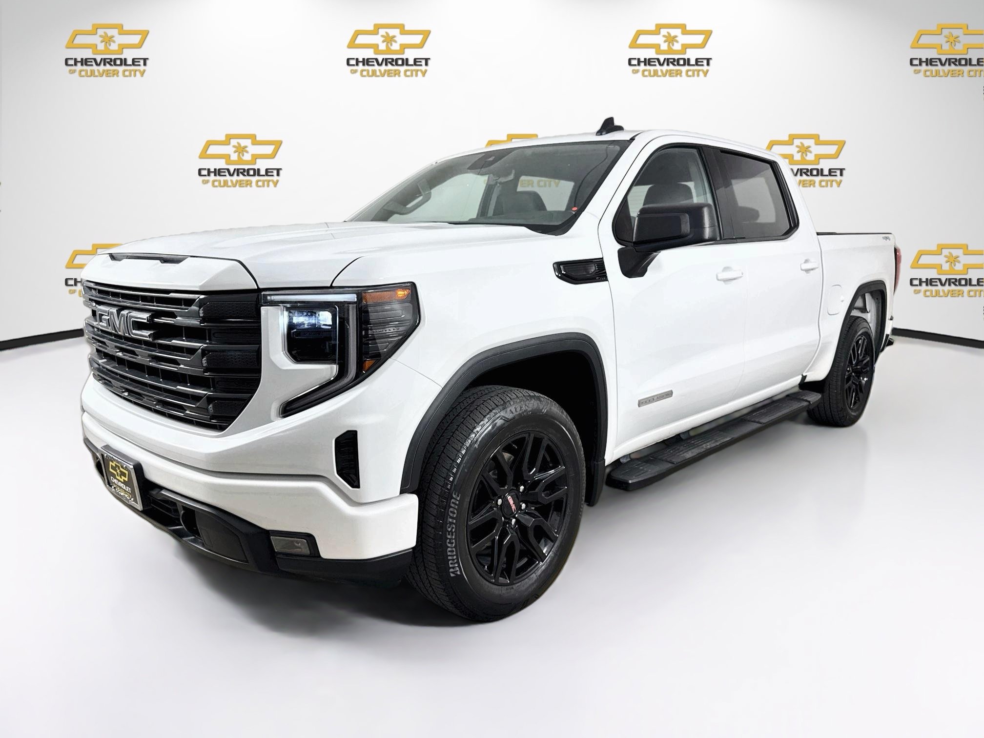 Used 2024 GMC Sierra 1500 Elevation w/ LPO, Elevation Black Package AWD/4WD image 3