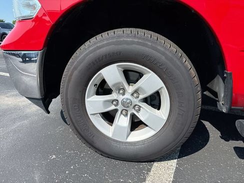 Used 2017 RAM 1500 Classic SLT AWD/4WD image 10
