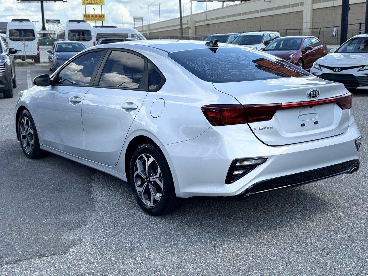Used 2020 Kia Forte LXS FWD image 23