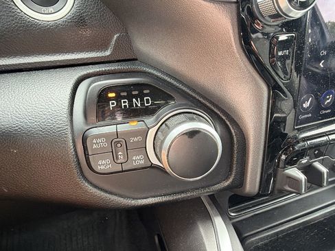 Used 2021 RAM 1500 Big Horn AWD/4WD image 30