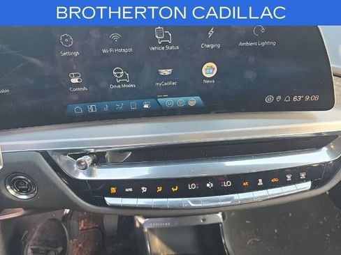 Used 2024 Cadillac Lyriq Luxury AWD/4WD image 16