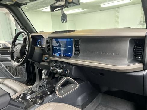 Used 2024 Ford Bronco Big Bend w/ Sasquatch Package AWD/4WD image 28