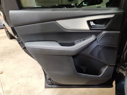 Used 2025 Acura MDX SH-AWD image 24