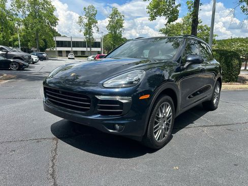 Used 2017 Porsche Cayenne S w/ Premium Plus Package AWD/4WD image 38
