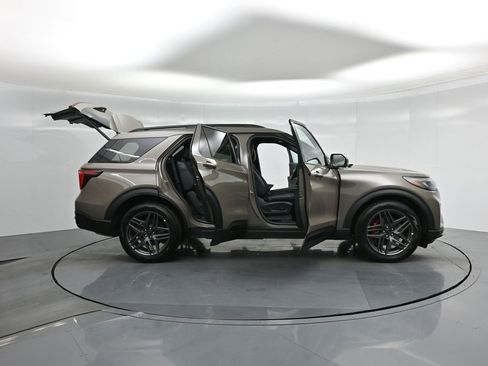New 2026 Ford Explorer ST w/ Sun And Sound Package image 4
