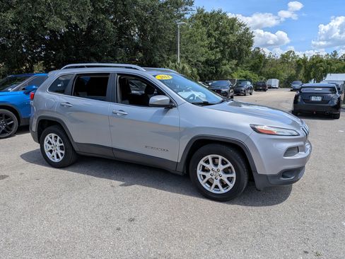 Used 2014 Jeep Cherokee Latitude w/ Comfort/Convenience Group FWD image 1