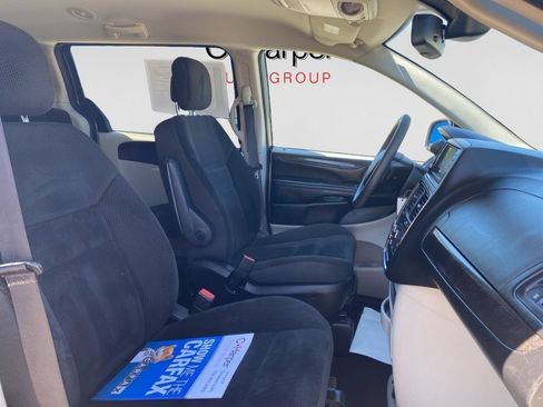 Used 2019 Dodge Grand Caravan SE FWD image 11