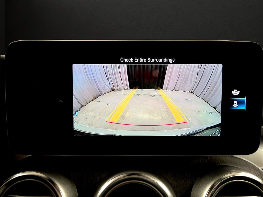 Used 2020 Mercedes-Benz GLC 300 4MATIC image 32
