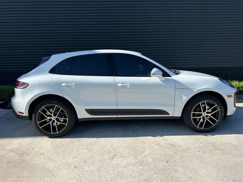 Certified 2023 Porsche Macan image 10