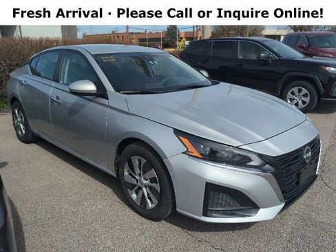 Used 2023 Nissan Altima 2.5 S image 1