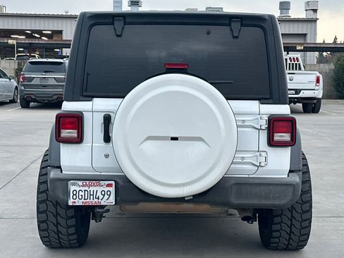 Used 2018 Jeep Wrangler Unlimited Sport image 8