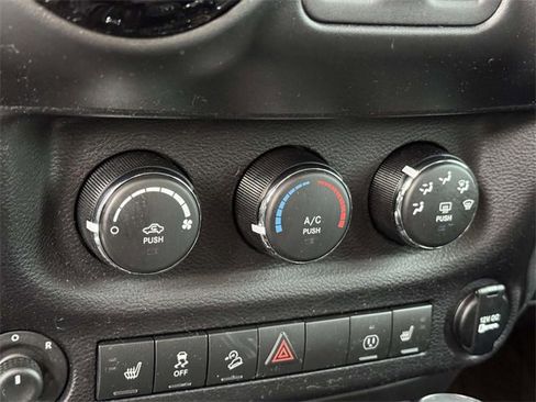 Used 2016 Jeep Wrangler Sahara image 5