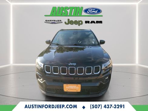 Certified 2024 Jeep Compass Latitude image 8