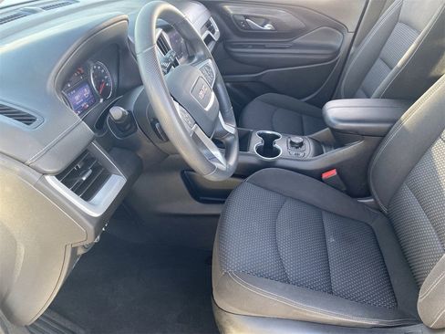 Used 2022 GMC Terrain SLE w/ Driver Convenience Package image 16
