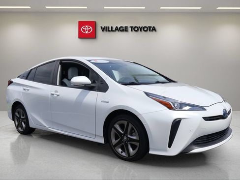 Certified 2021 Toyota Prius XLE FWD image 7