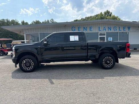 Used 2025 Ford F250 Platinum AWD/4WD image 1