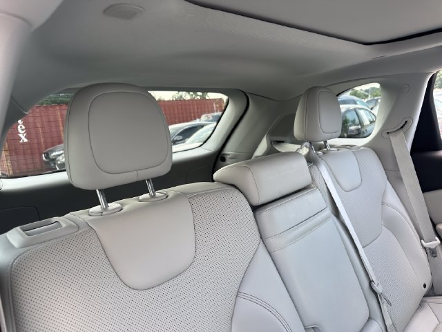 Used 2019 Jeep Cherokee Limited AWD/4WD image 29