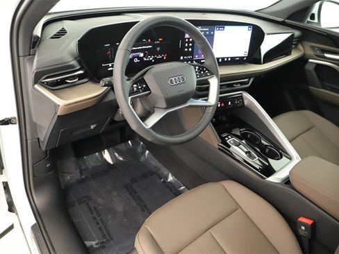 New 2025 Audi Q5 Premium image 15